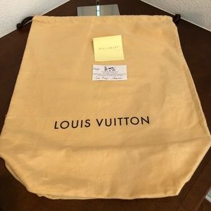❌❌SOLD❌❌tie louis vuitton dustbag